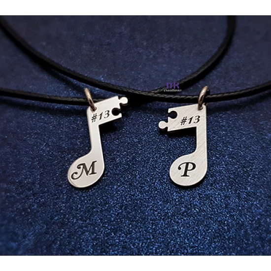 Locket set for couples note that breaks in two with your own engraving.