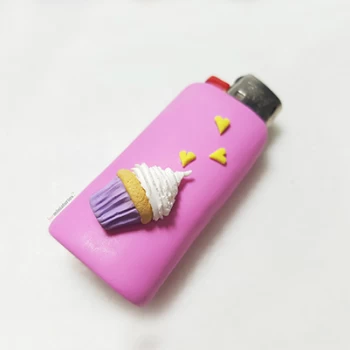 Χειροποίητη  θήκη αναπτήρα με cupcake!