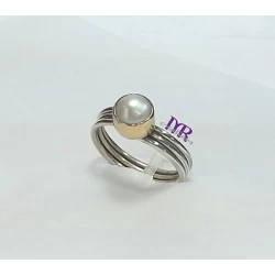Handmade ring with silver gold and pearl