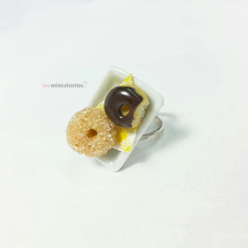 Χειροποίητο δαχτυλίδι με donuts σε πιατάκι!