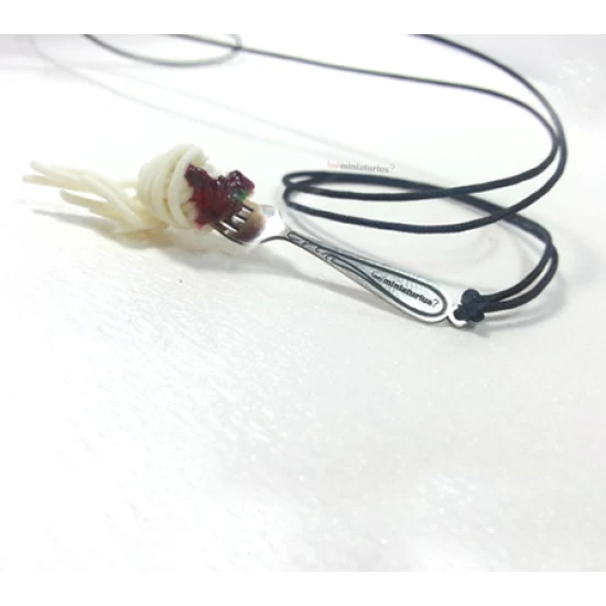 Pasta necklace on a fork!