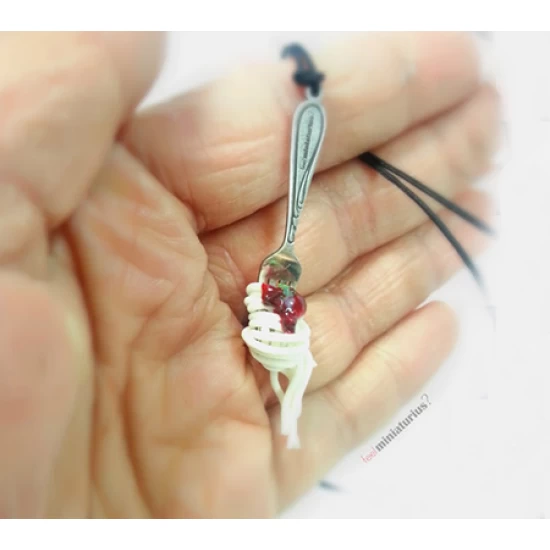 Pasta necklace on a fork!