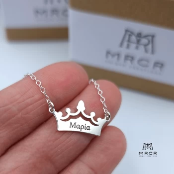 Ασημένιο κολιέ για ερωτευμένους κορώνα με όνομα