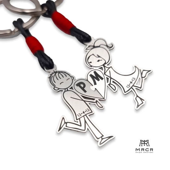 Χειροποίητο ασημένιο μπρελόκ Boy & Girl με χάραγμα